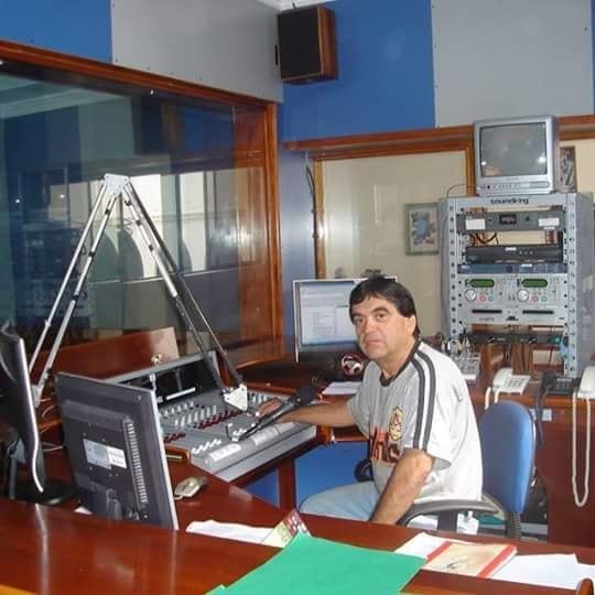 El hoy fallecido tuvo una amplia trayectoria en el campo de la radiodifusión, particularmente deportiva.