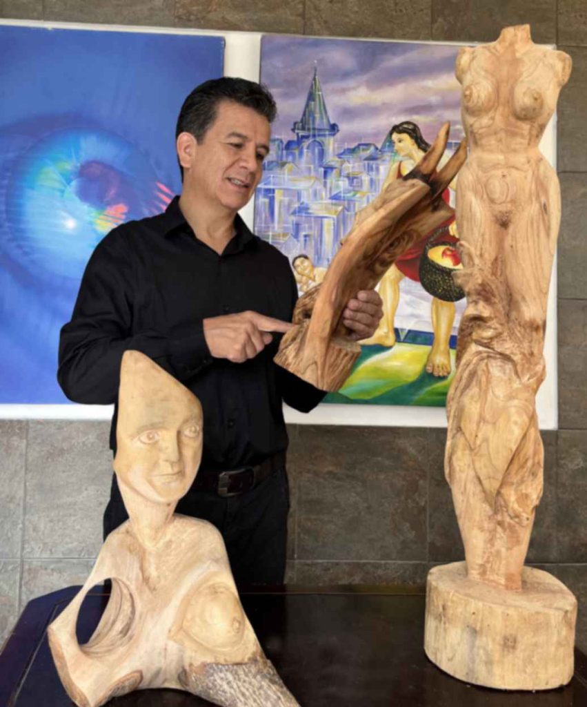 Gerardo León Coronel, artista en artes visuales, destaca la riqueza cultural de Loja y su provincia.