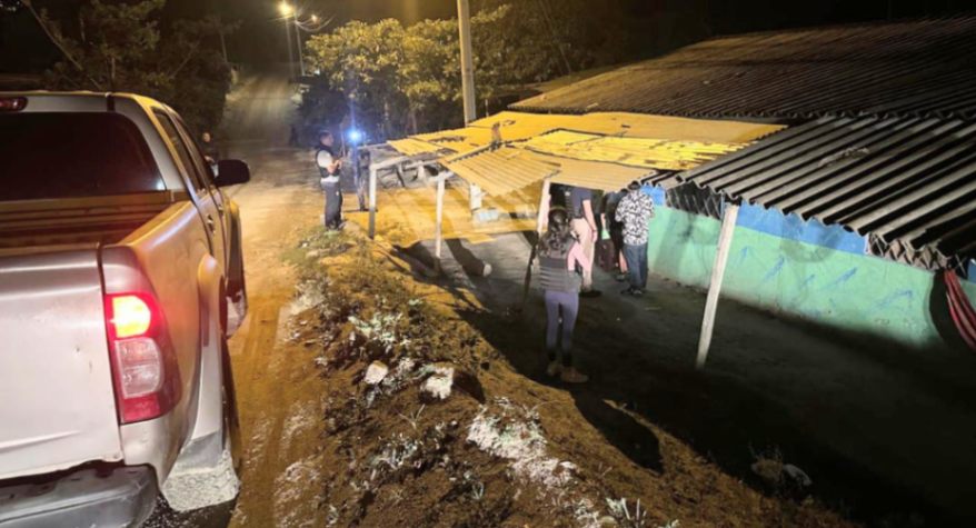 En una casa de un barrio de Macará se encontró a la ciudadana peruana.