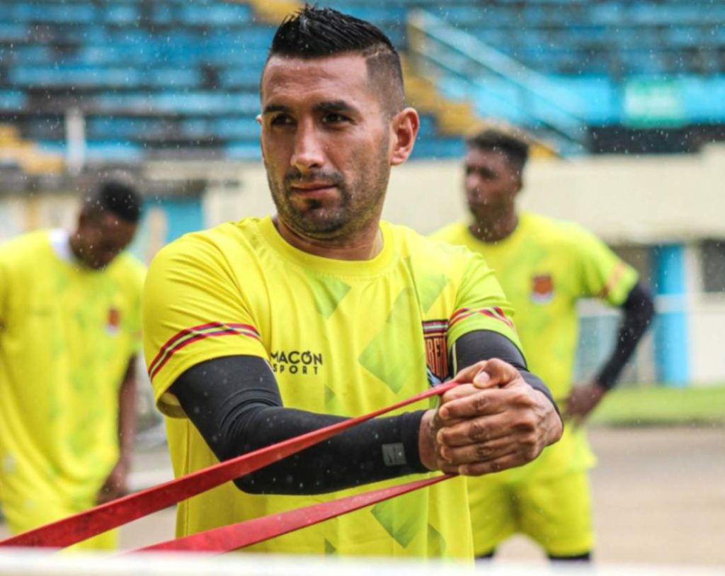 El equipo continúa su fase de preparación técnica y táctica.