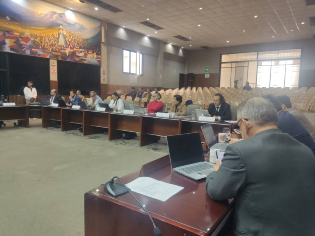 En la sesión de Cabildo de ayer, el edil Pablo Carrión exigió informes al alcalde sobre los rubros por concepto de indemnizaciones.