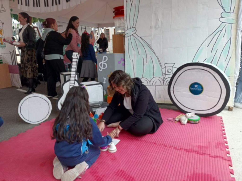 A través de juegos lúdicos, los alumnos expusieron diversas disciplinas del conocimiento.