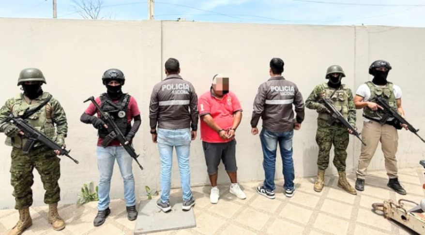 El ciudadano tiene antecedentes penales.