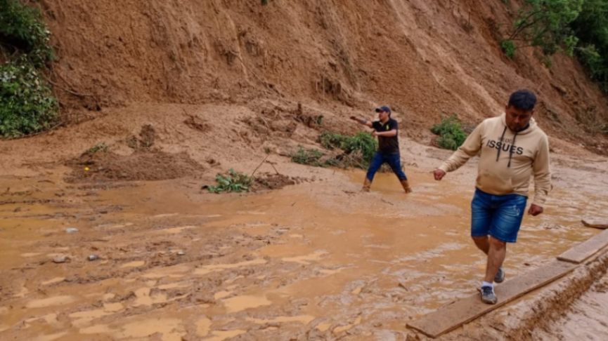 Las carreteras de la provincia de Loja se encuentran en mal estado. (Fotografía archivo, cortesía Josselyn Yaguana Collaguazo)