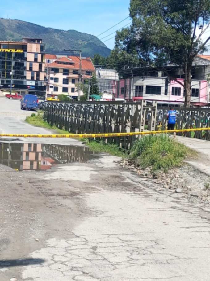 El puente conecta a un sinnúmero de sectores de la parte sur de la ciudad de Loja, así como con las parroquias surorientales y cantones de Zamora Chinchipe.
