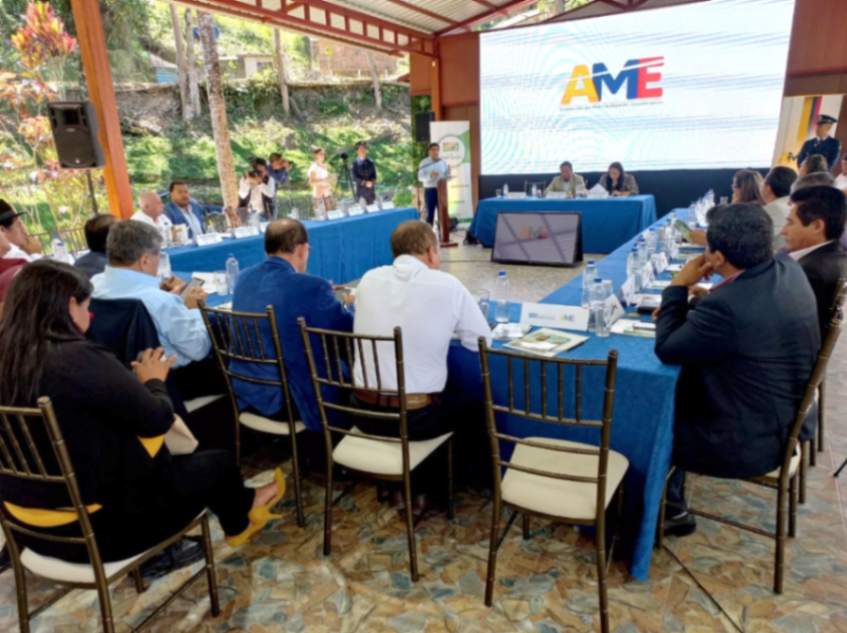 José Vicente Ordóñez desempeñándose como Director Regional de Asociación de Municipalidades Ecuatoriana en el 2023.