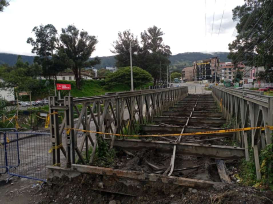 El puente bailey ya fue desmontado.