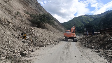 Durante seis horas se realizó un trabajo arduo ayer.