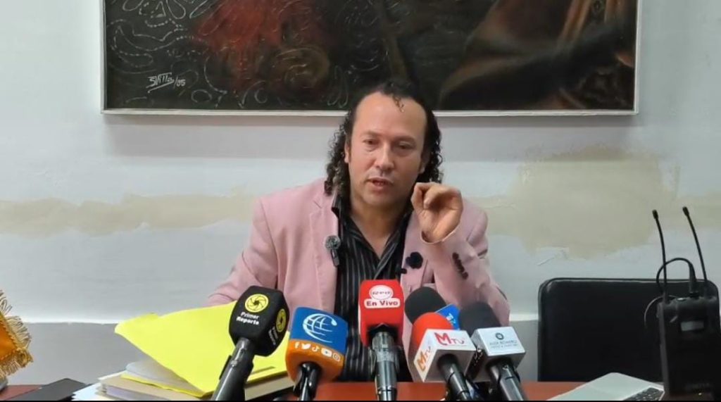 El proponente de la remoción expresa que los integrantes de la Comisión de Mesa, tras la decisión tomada, se quemaron.