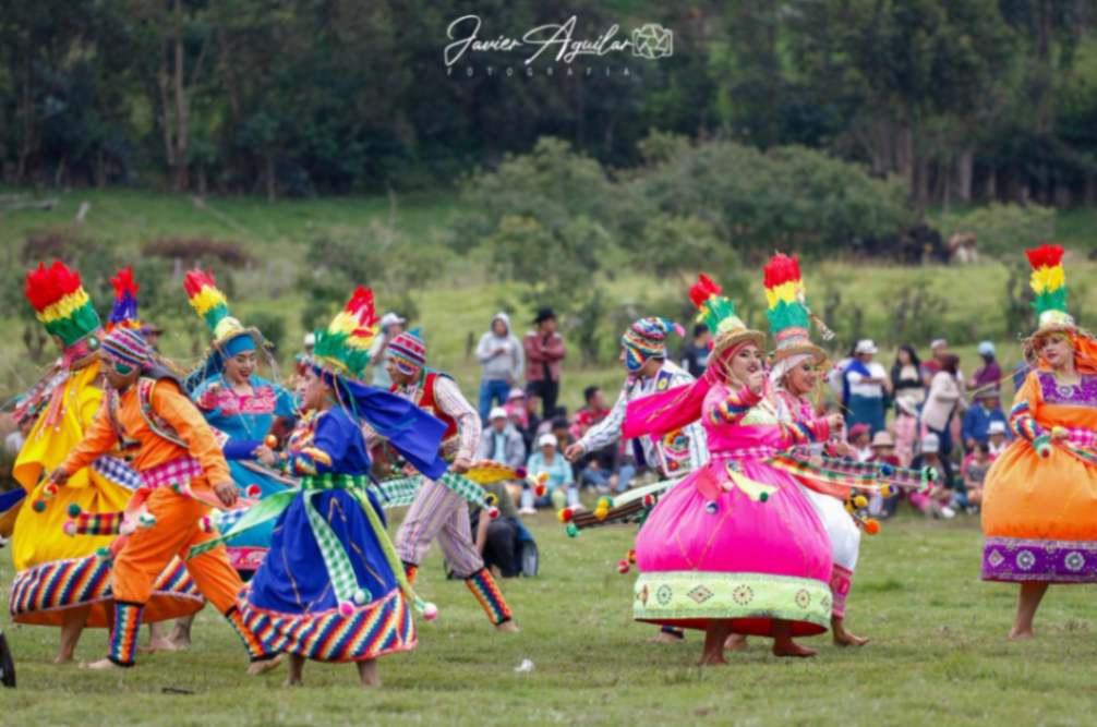 Sobre el escenario del sector Cocheturo, la danza hizo lo suyo: encantar al público presente. 