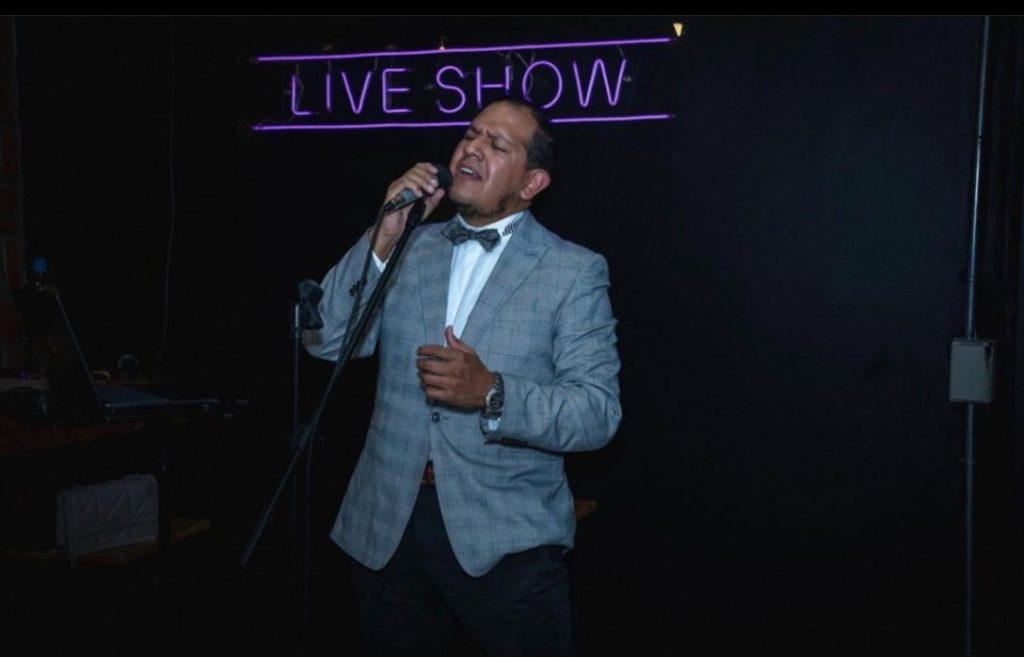 Se puede desempeñar en todos los estilos musicales.