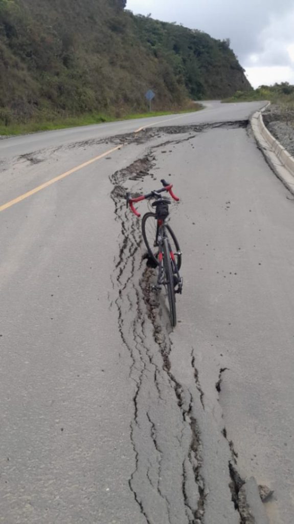 El mal estado de la carretera es evidente en el barrio Payanchi. Imagen registrada esta semana.