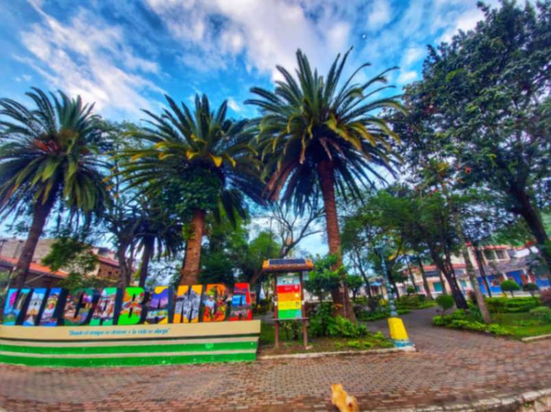 Esta parroquia pertenece al cantón y provincia de Loja.