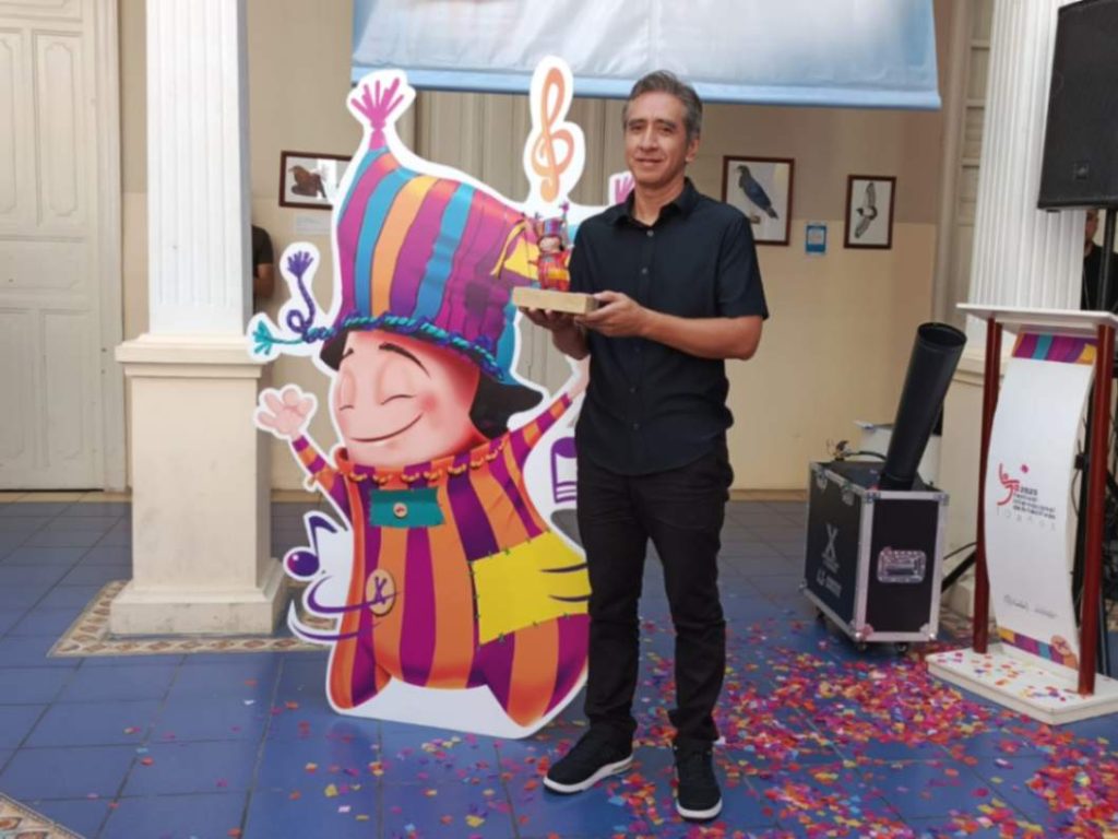 El artista Paul Carrión Jaramillo, creador de ‘Alforjita’.