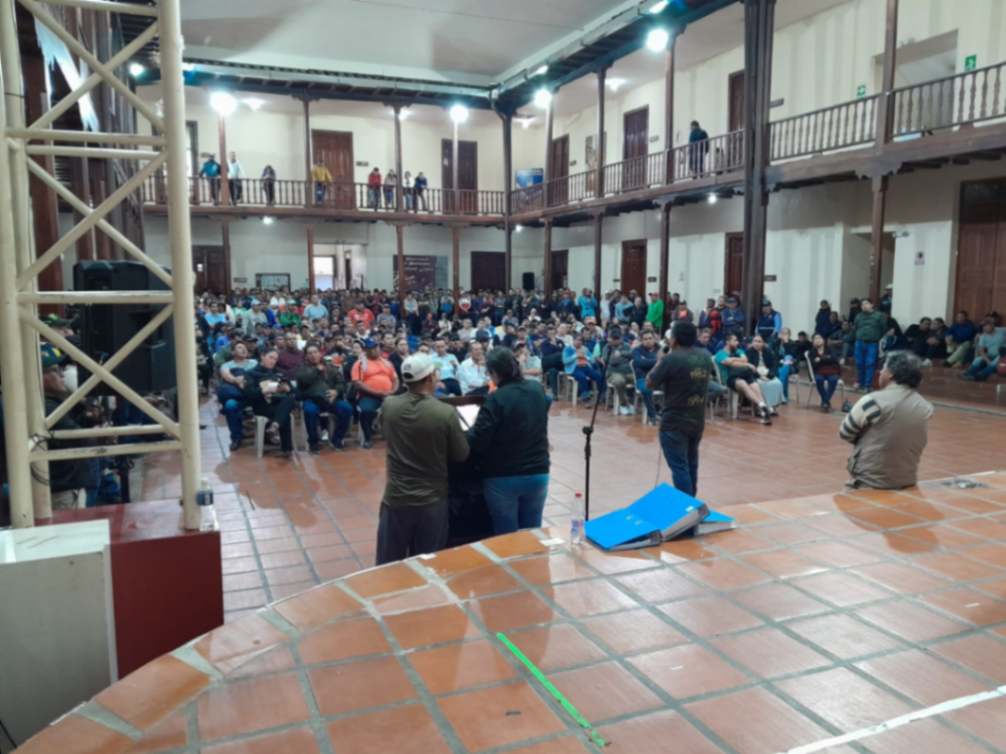 Uno de los pedidos constantes al alcalde fue la dotación de implementos de seguridad, uniformes, entre otros derechos.