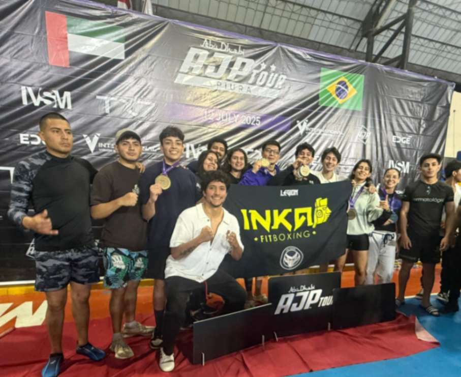 El equipo que representó a Loja: Héctor Martínez, Andrés Peláez, David Barba, María José Benítez, Jhonny Zaruma, Ariana Moreno, Richard Carrión, Mateo Álvarez, Fidel Altamirano, María Sol Espinoza, Jordy Vivanco y Martín Cueva.