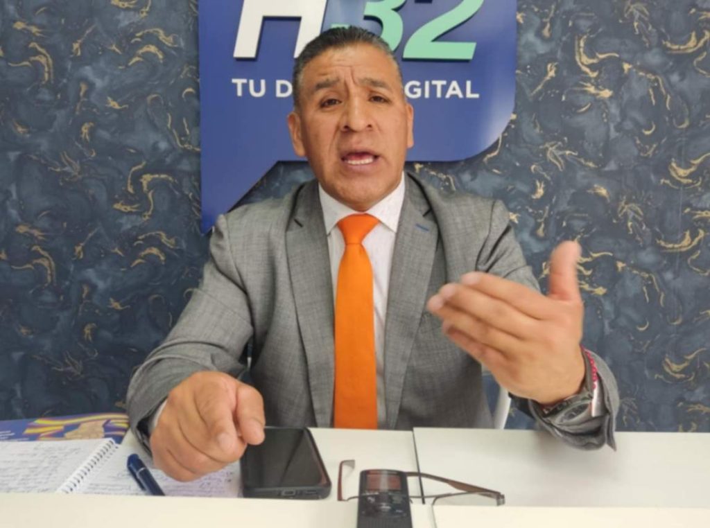 El exconcejal lojano manifiesta que el estado de la vialidad del cantón es crítico y que tampoco hay presupuesto participativo.