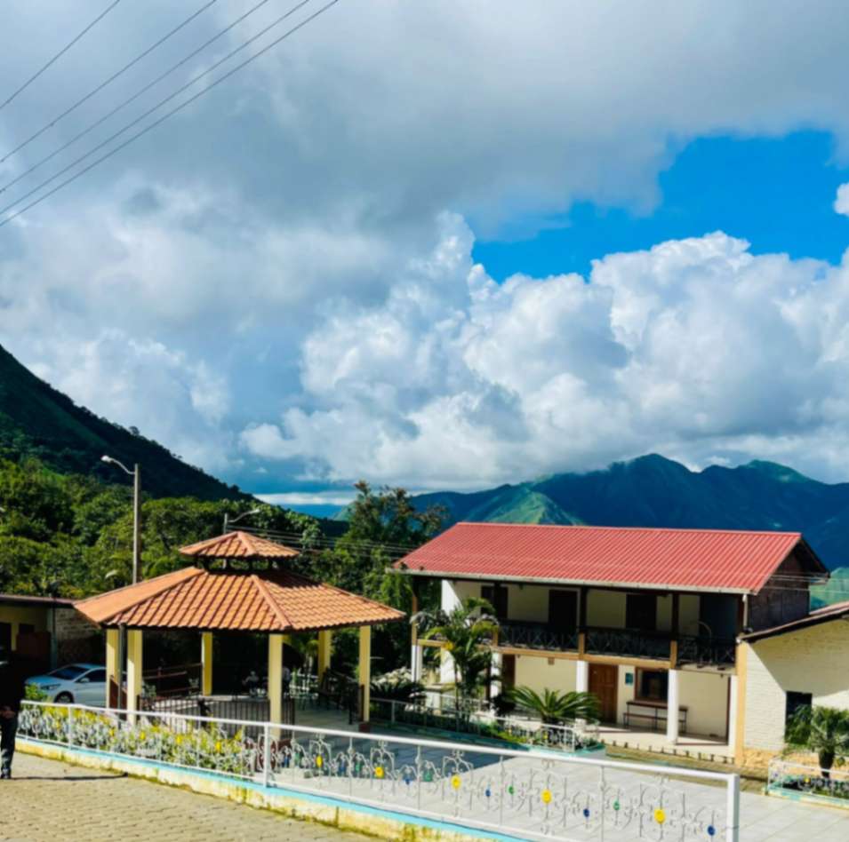 La parroquia se caracteriza por ser productiva, así como por su gastronomía especial.