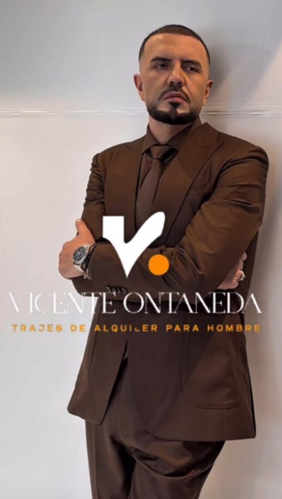 Vicente Ontaneda, gerente propietario de Vicente Ontaneda Trajes de Alquiler.