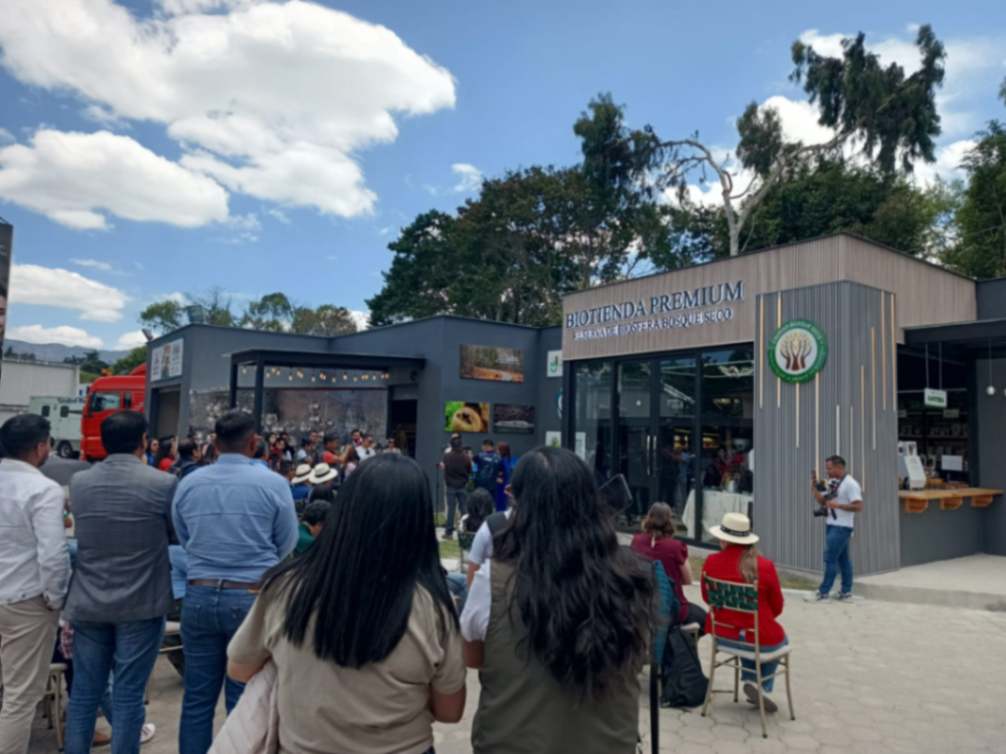 La Biotienda Premium Bosque Seco está ubicada en el Complejo Ferial Simón Bolívar.