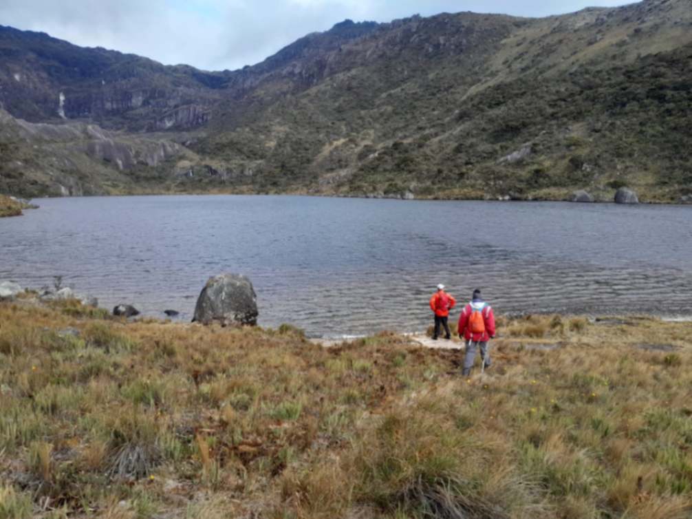 La laguna Negra es parte de las aproximadamente 100 existentes en el sitio.