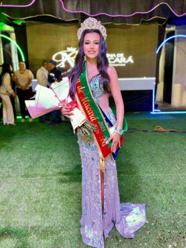 La nueva Reina 𝐃𝐚𝐧𝐢𝐞𝐥𝐚 𝐌𝐨𝐫𝐞𝐭𝐚 Córdova fue coronada la madrugada de este domingo, 14 de septiembre de 2025.