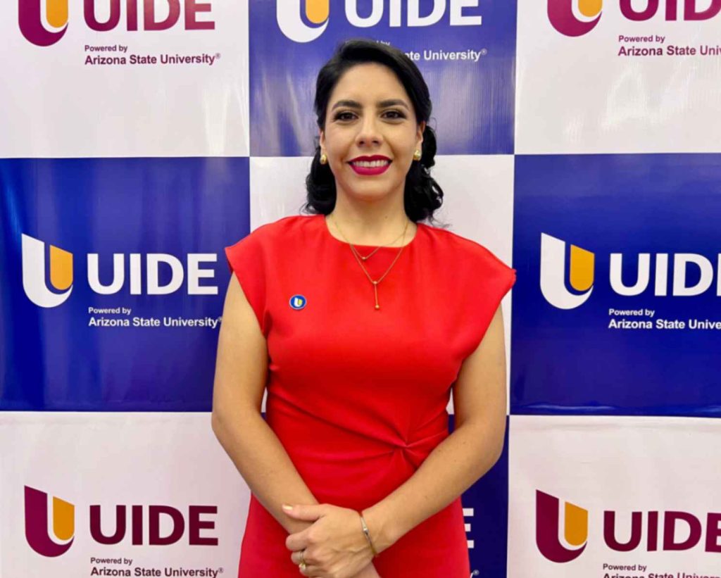 Raquel Veintimilla, directora de la Escuela de Derecho de la UIDE Loja.