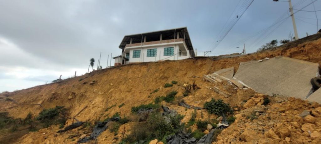La situación en el cantón, derivada del crudo invierno, es crítica. (Fotografía Galo Humberto Córdova)
