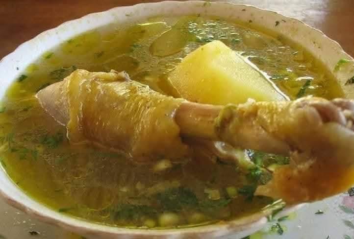 La gallina criolla siempre es una opción para disfrutar.
