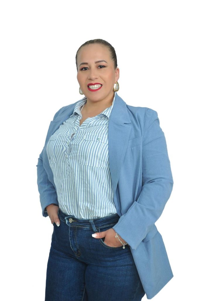 Junto a su esposo, Marcelino Guamán, tiene dos hijos, Justin y Gabriela Guamán.