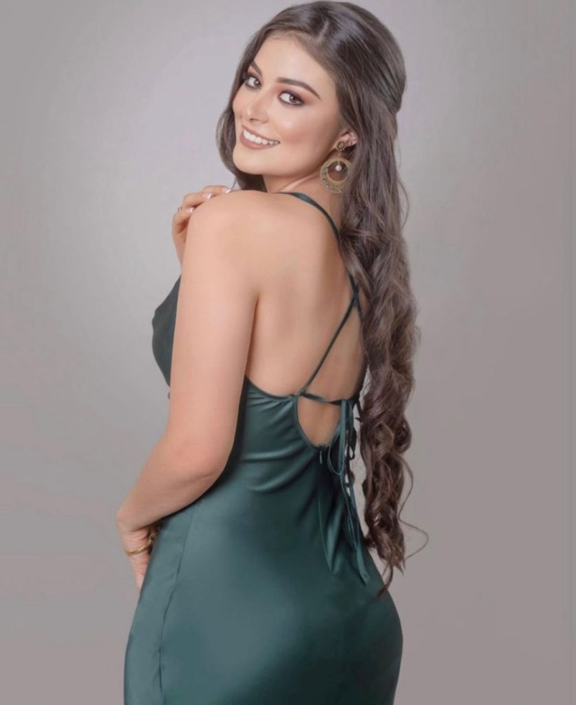 La hermosa joven presidirá los eventos enmarcados en los 205 años de emancipación política de Loja.