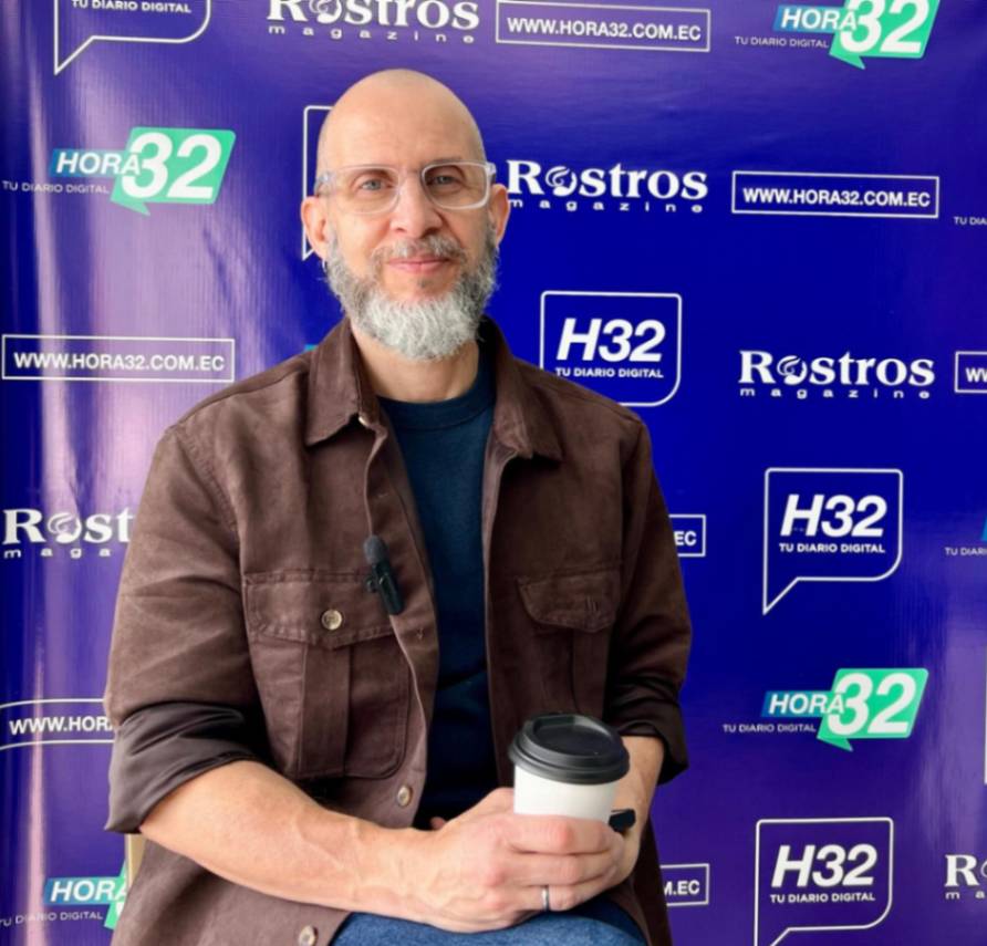 El artista ecuatoriano Sergio Sacoto se encuentra preparando su próximo álbum.