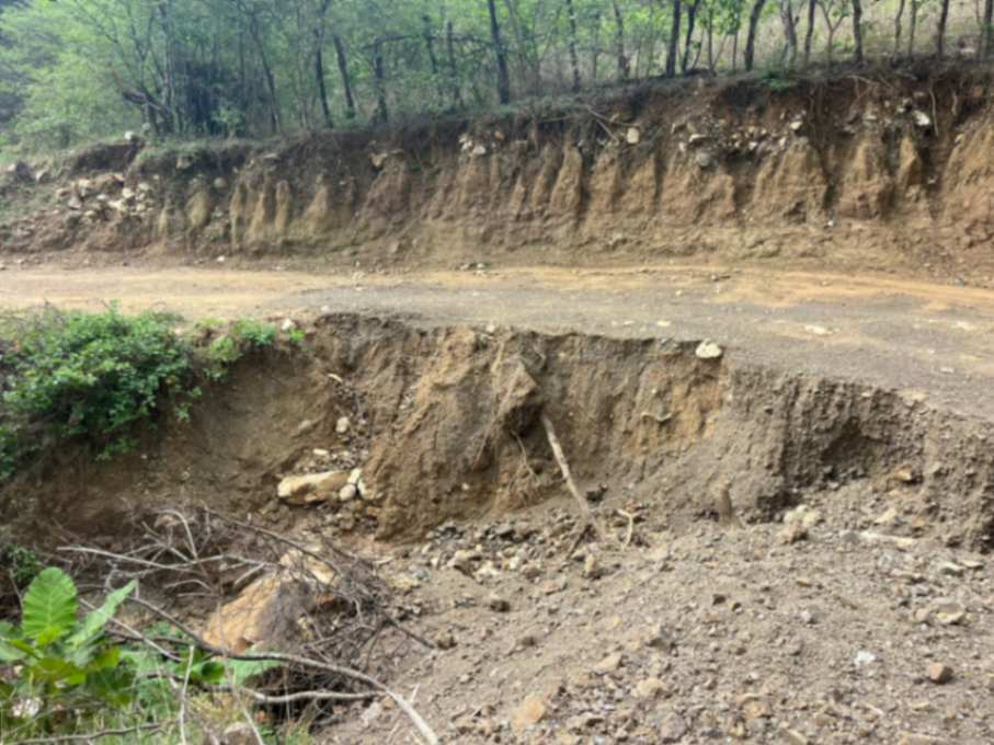 Las condiciones de la vialidad rural del cantón lojano son deprimentes.