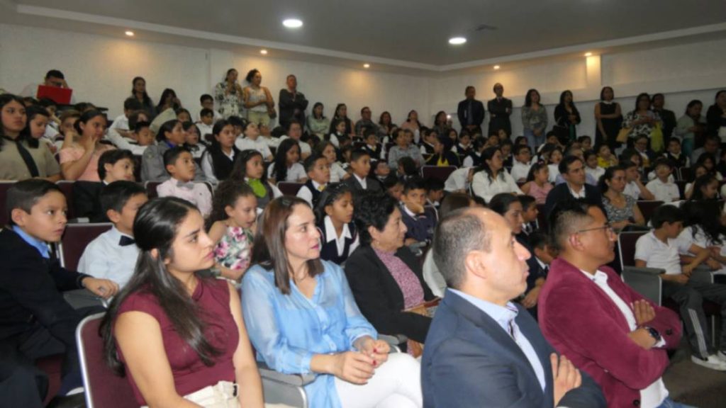 La actividad reúne a destacados oradores nacionales e internacionales.