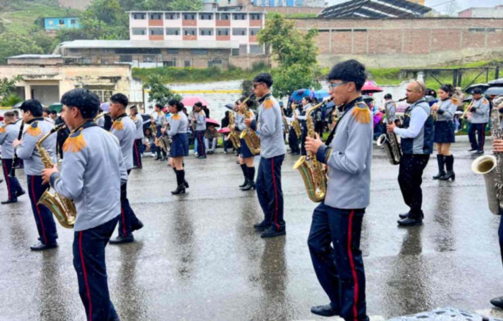 Las comparsas fueron pieza fundamental para rendir homenaje a Loja.