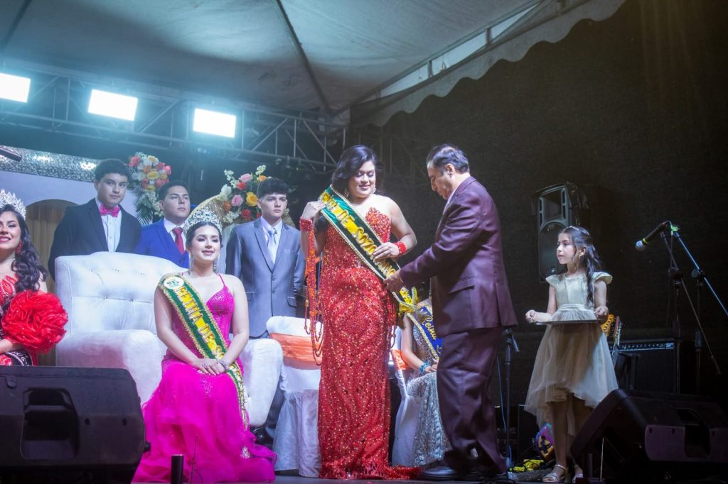 Laurenice Caraguay Guerrero fue coronada Reina del cantón Sozoranga el sábado 13 de diciembre.