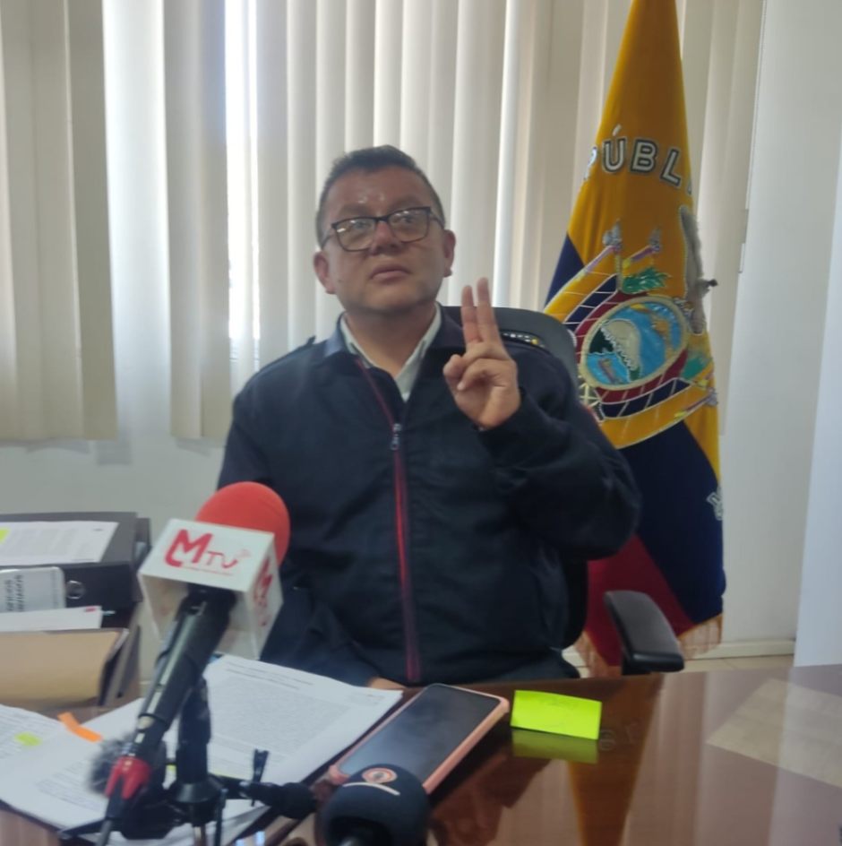 El jefe de la entidad dice que estará en el cargo hasta el día que la alcaldesa, Diana Guayanay, así lo crea.