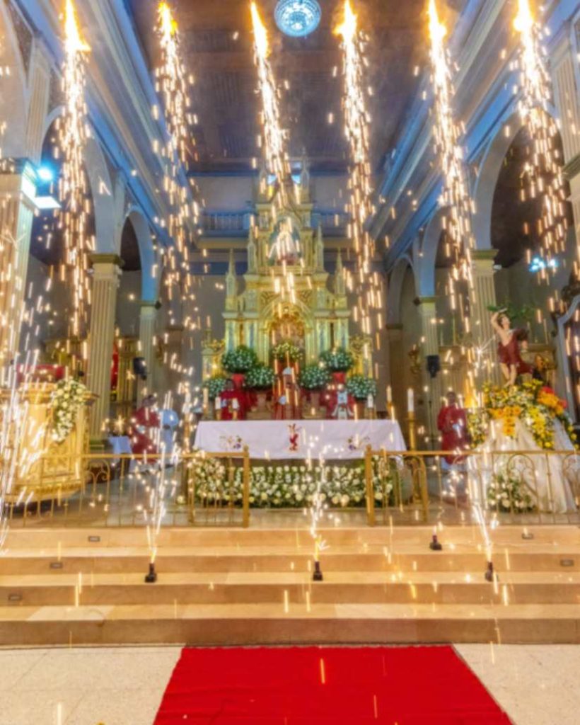 Las Misa Central se realiza en la iglesia San Sebastián. 
