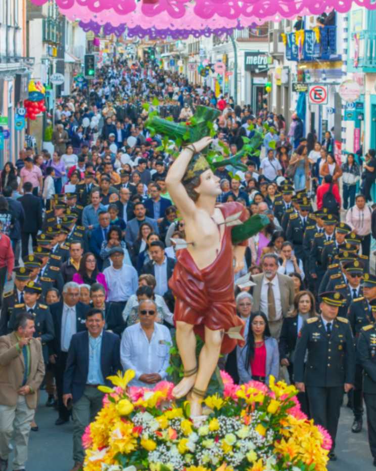 El lunes 19 de enero se cumplió la procesión del Patrono Jurado, que partió desde San Sebastián hasta la Catedral y reunió a miles de devotos. 