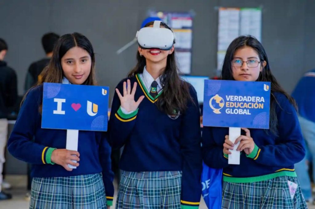 Los futuros bachilleres tienen la posibilidad de conocer de cerca toda la oferta académica de la UIDE.
