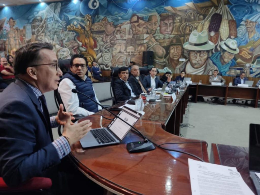 El punto relacionado con la tarifa fue discutido ayer durante tres horas, en el Cabildo.