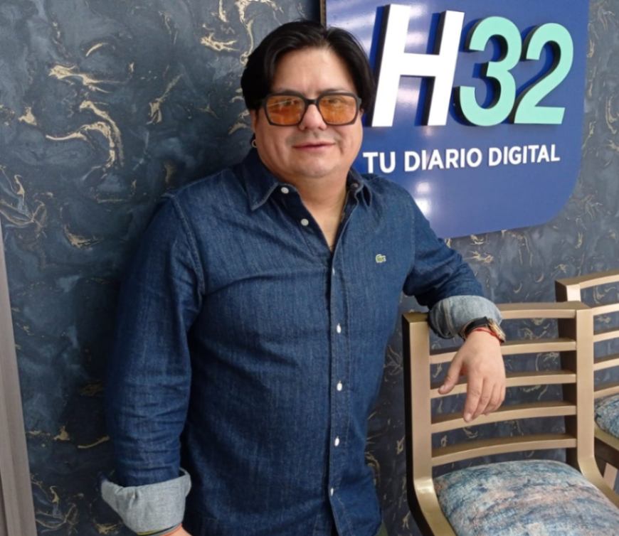 Mario Santiago Cárdenas, cantante popular y músico de destacada trayectoria.