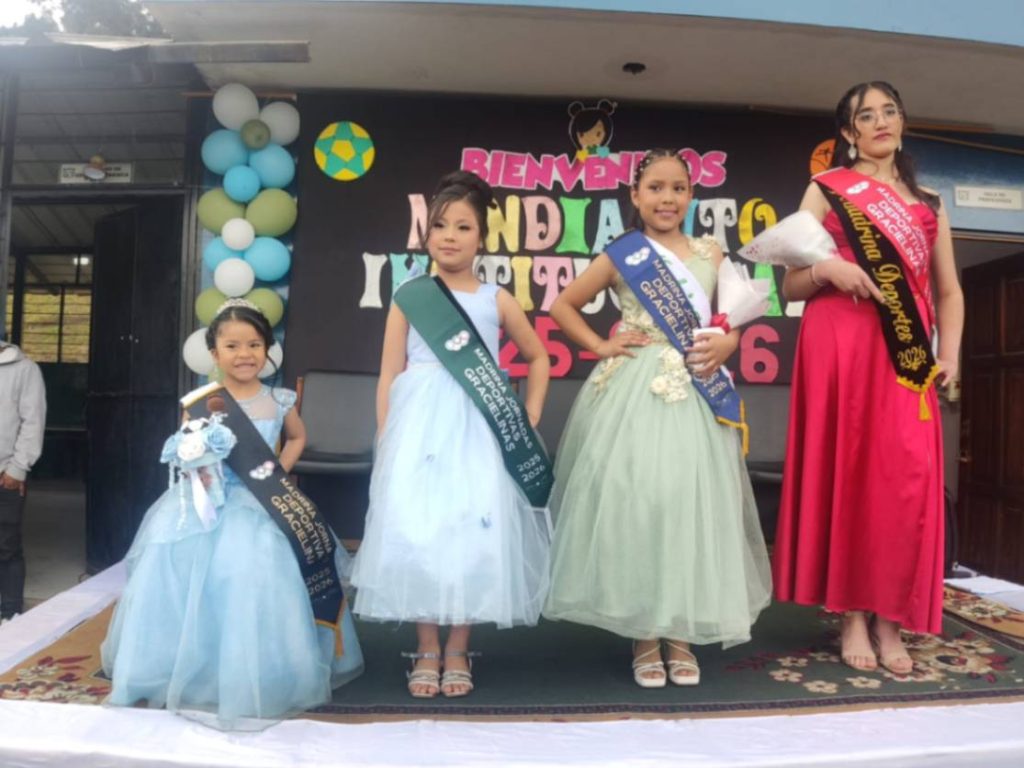 Las diferentes Madrinas de Deportes electas mediante un jurado calificador.