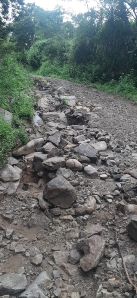 En estas condiciones se encuentran los accesos a esas importantes zonas.