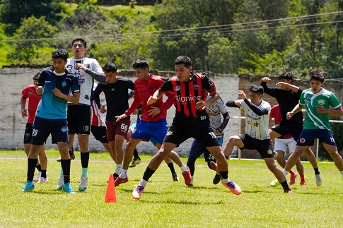 Los aspirantes rindieron pruebas técnico-tácticas para ser considerados.
