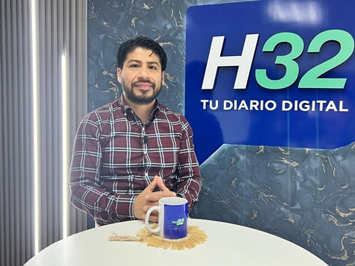 Exhorta a todos a hacer las cosas con amor.