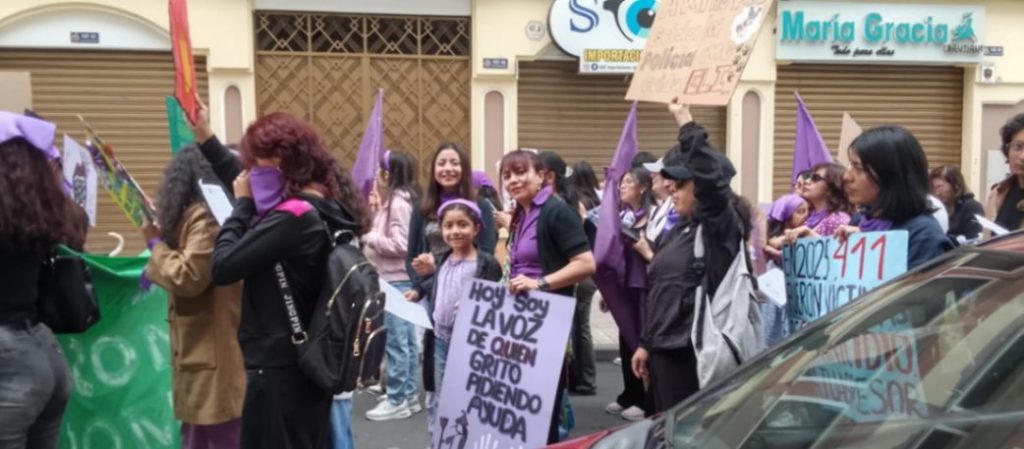 Hubo un recorrido por las diversas calles de la ciudad de Loja. (Cortesía Aquiles Casa Artes)