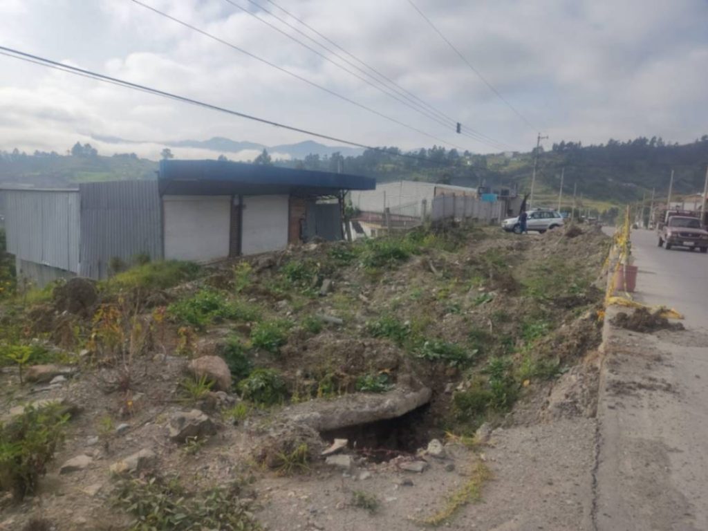 En este espacio estuvo ubicada alguna vez la vivienda que luego se redujo a escombros.