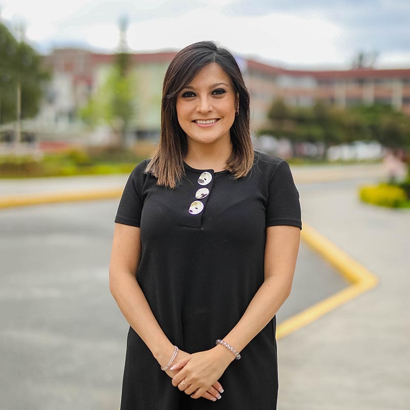 Verónica Altamirano, directora de la maestría.