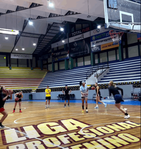 El equipo se prepara arduamente.